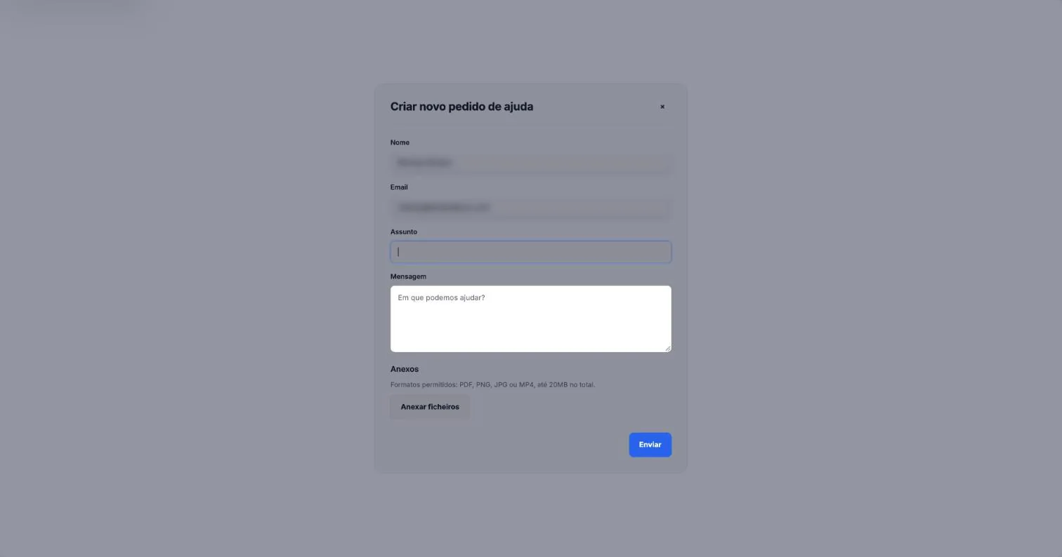Janela Criar novo pedido de ajuda com os campos Nome, Email, Assunto e Mensagem, a secção Anexos com o botão Anexar ficheiros e o botão Enviar. O nome e o email estão desfocados.